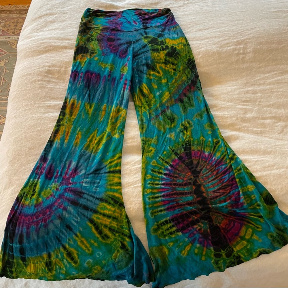 Awesome tie dye stretch flares